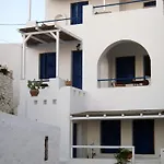 Plori Studios And Apartments