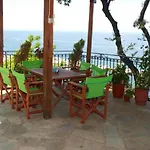 To Limanaki