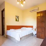 Nikoleri Studios & Apartments