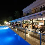 Kavos Plaza Hotel