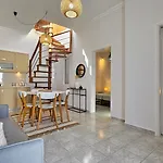 La Casa De Plaka
