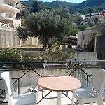 Vasilis Travlos Apartment