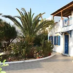 Mina\'S Studios In Naxos Island