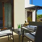 Villa Sunrise By The Sea