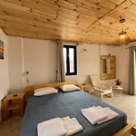 Kostas House