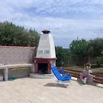 Sea And Garden House