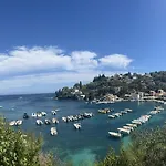 Aronis Spyros Panoramic Seaview Apartments