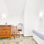 Karpimo Vineyard Villa With Heated Pool