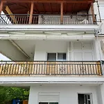 Josuaz Blue Apartment