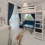 Josuaz Blue Apartment