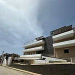 Selefkos Palace