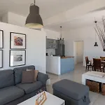 Blue Horizon Exclusive Apartment