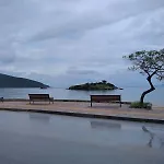 Island View Beach Apartment