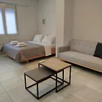 Billy\'S Seaside Apartment