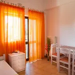Nikolas Suites