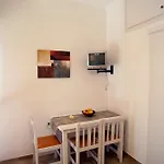 Nikolas Suites