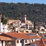 Chrisi Akti