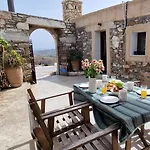 Yiannis Village House