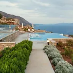 Seafront Luxury Villa With Infinity Pool & Devine Views!