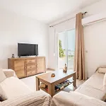 Ilia\'S Apartment With View 2