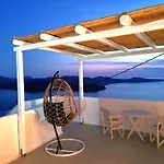 Plaka Suites