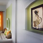 Island House Hotel