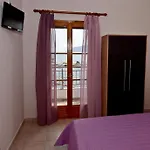 Oasis Deluxe Apartments