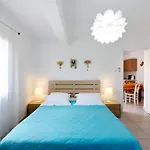 Tsakanos Apartments