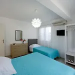 Tsakanos Apartments