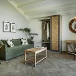 La Signora Hotel