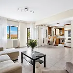 Fabulous Central Apartment Close To The Sea!