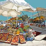 Fay\'S Home Aegina