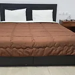 Oasis Apartments & Rooms