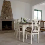 Cheloni Manor House