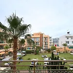 4Br Newly Renovated Retreat Tranquil Coastal Haven