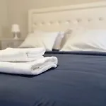 Seaside Luxury Suites By Sarigianni