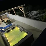 Mano\'S House