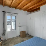 Oneiro Serifos House