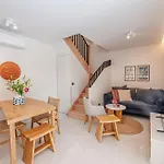 Sea Breeze Hotel & Apartments