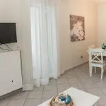 Theashomly