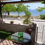Alonaki Seafront Cottage