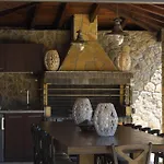 Villa Black White Dassia