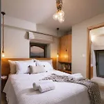 Fos Apartment
