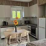 Kamena Home Apartment In Kamena Vourla