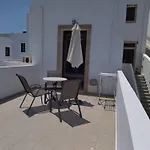 Philippos Studios & Apt