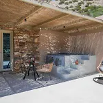 Apsila Pool Suites
