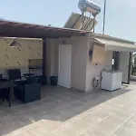 R Lux Villa