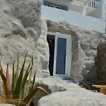 Νumi Boutique Hotel