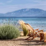 Seafront Wooden House Vounaraki 4