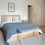 Varkiza Seaside And Views Retreat With Jacuzzi